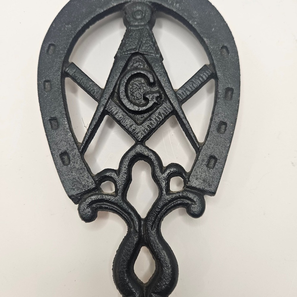 Vintage Cast Iron Masonic Freemasons‎ Horseshoe Trivet with Eagle